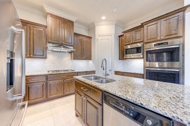Foto del edificio - 2422 Camden Creek Ln
