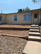Building Photo - 105 E Downey Ave