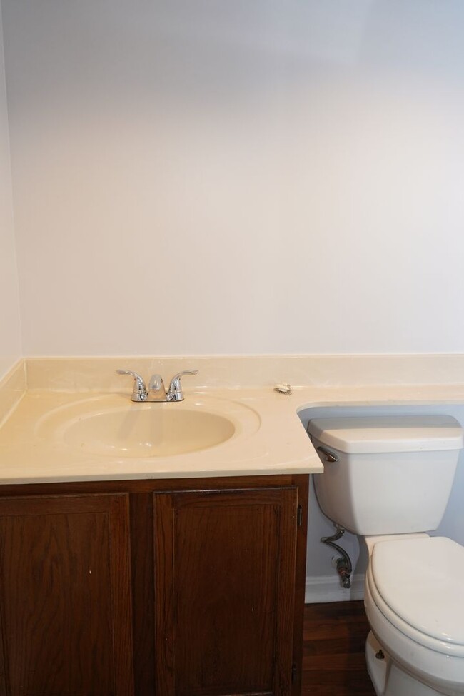 Foto del edificio - 4 Bedroom 3.5 Bath Townhome in Woodbridge, VA