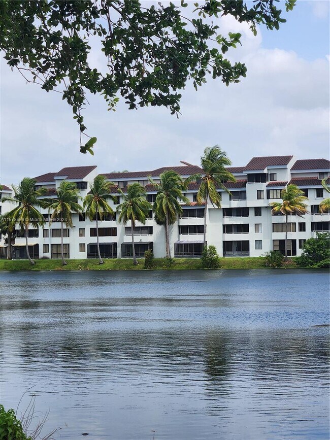 Foto del edificio - 8365 SW 152nd Ave