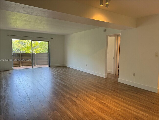 Foto del edificio - 8335 SW 72nd Ave