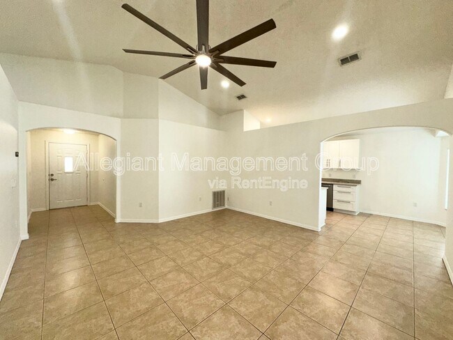 Building Photo - 2944 Summer Winds Cir
