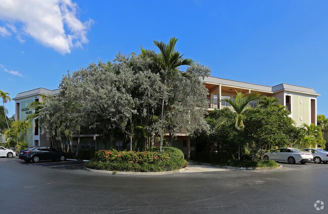 Foto del edificio - Golden Palms