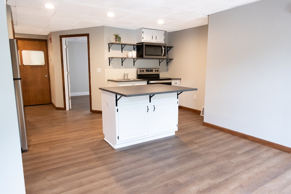 539 E Main St Unit 3, Carnegie, PA 15106 Apartments 539 E Main St