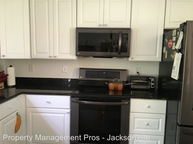 Foto del edificio - 3 br, 2 bath House - 14530 1st Avenue