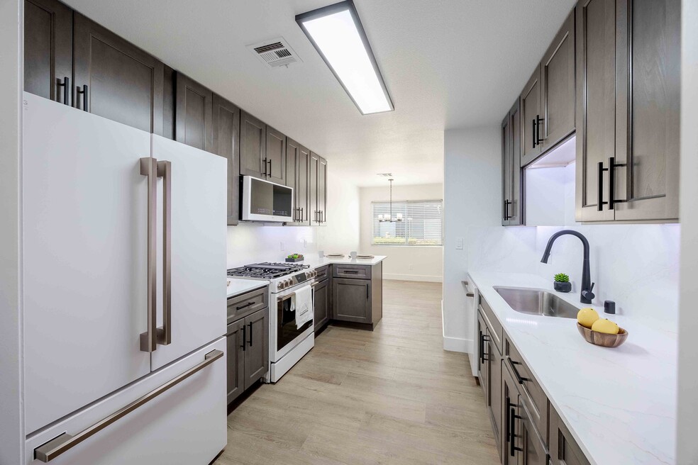 2 Bedroom Las Vegas NV Houses for Rent - 253 Homes | Apartments.com