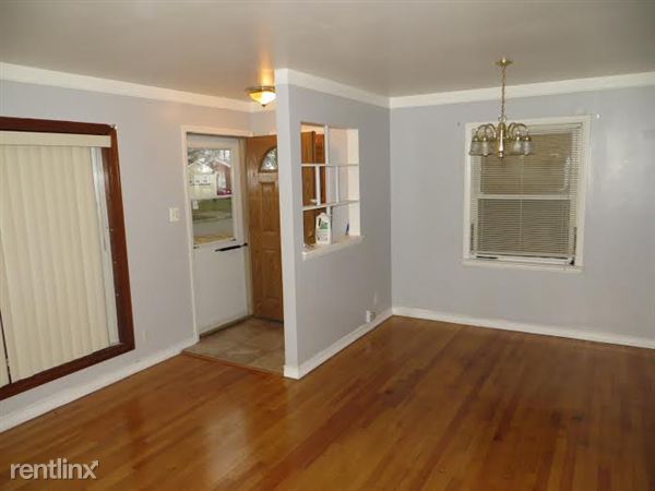 Building Photo - 1725 Meadowlane St