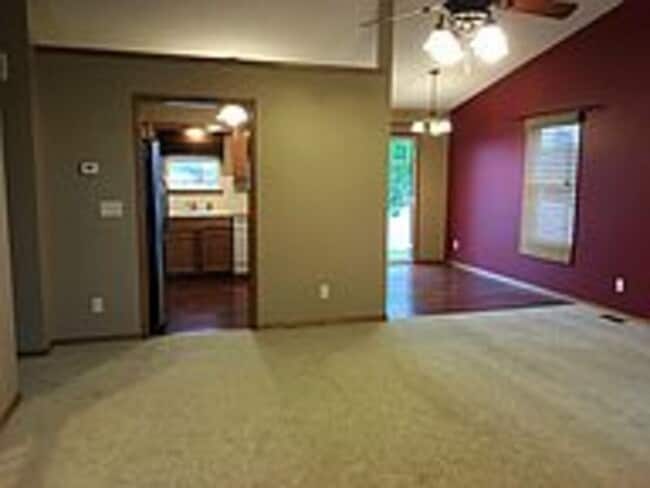 Building Photo - 1349 N Aksarben Ct