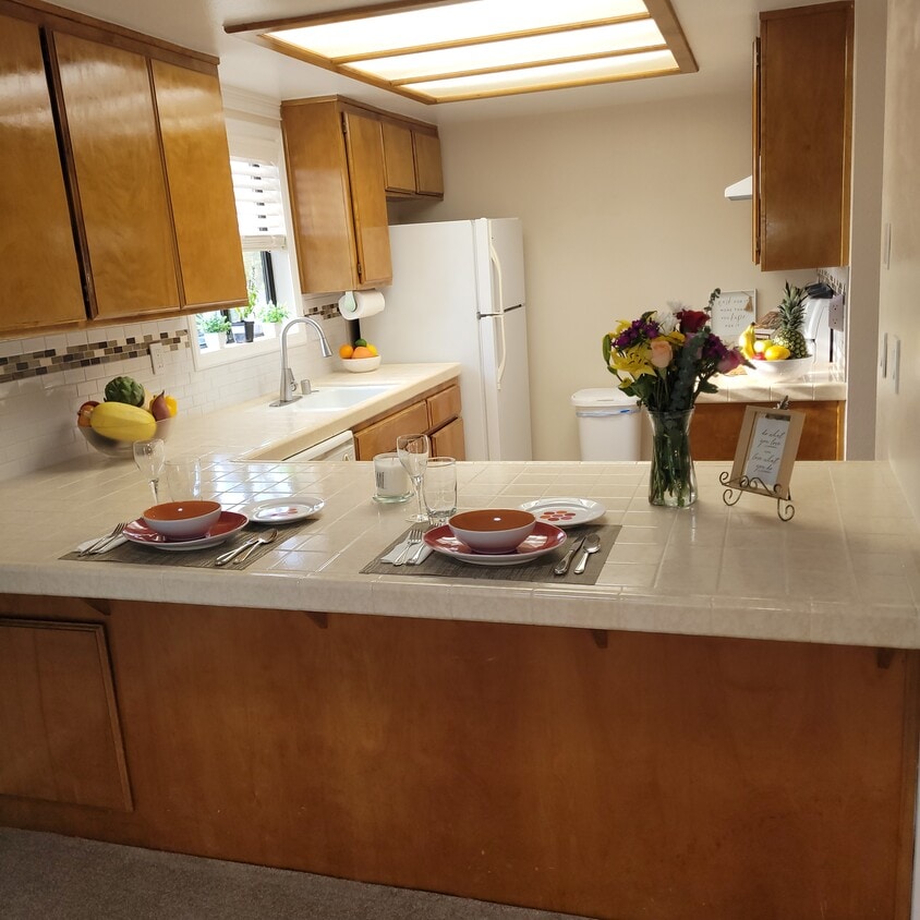 Kitchen - 1571 W 207th St