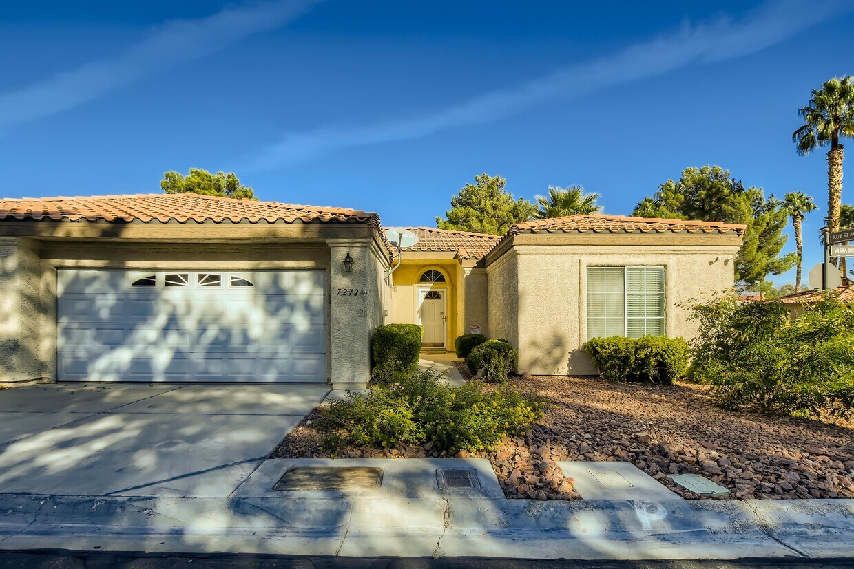 7272 Vista Bonita Dr, Las Vegas, NV 89149 Townhome Rentals in Las