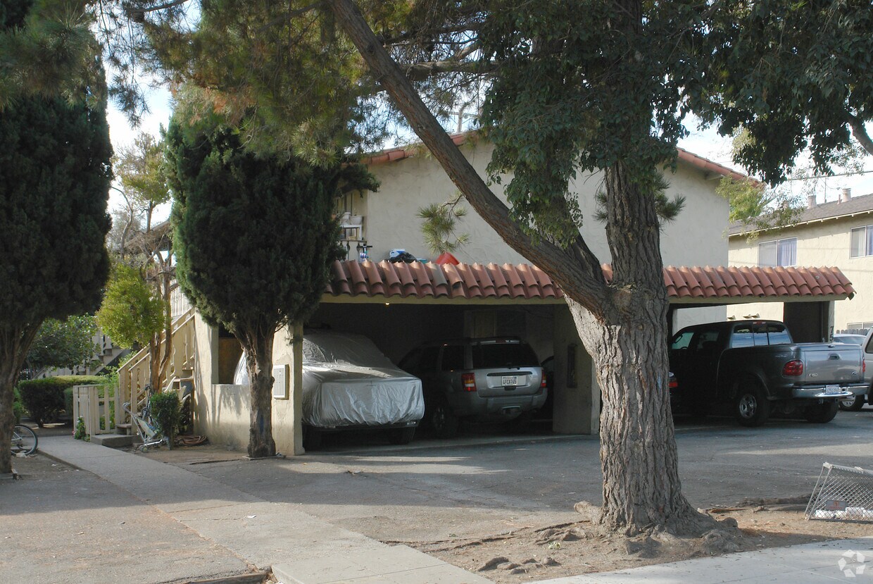 Foto del edificio - 750 Calla Drive