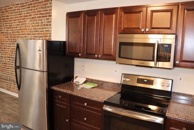 Foto del edificio - 1646 E Pratt St