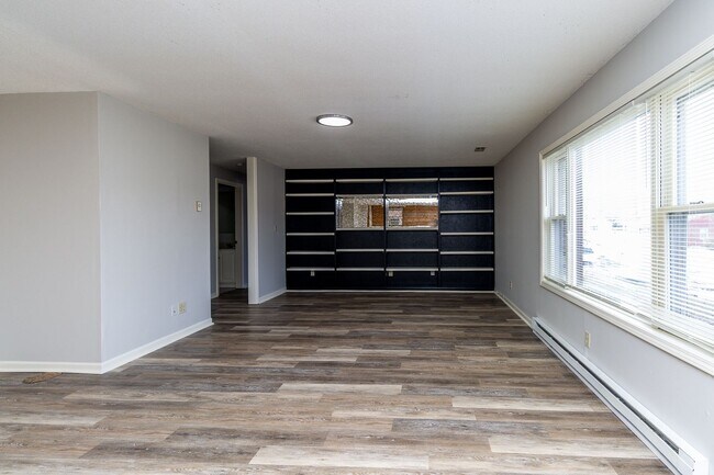 Building Photo - 1808 Sunrise Dr.