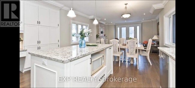 Building Photo - 1033 Shaw Dr