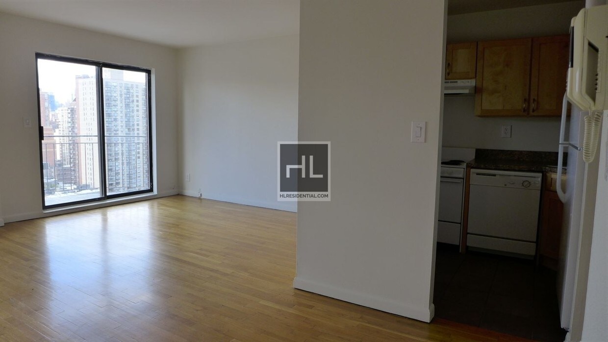 Foto del edificio - EAST 84 STREET