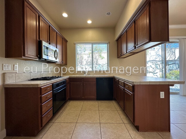 Building Photo - 8221 Ashcrest Ln