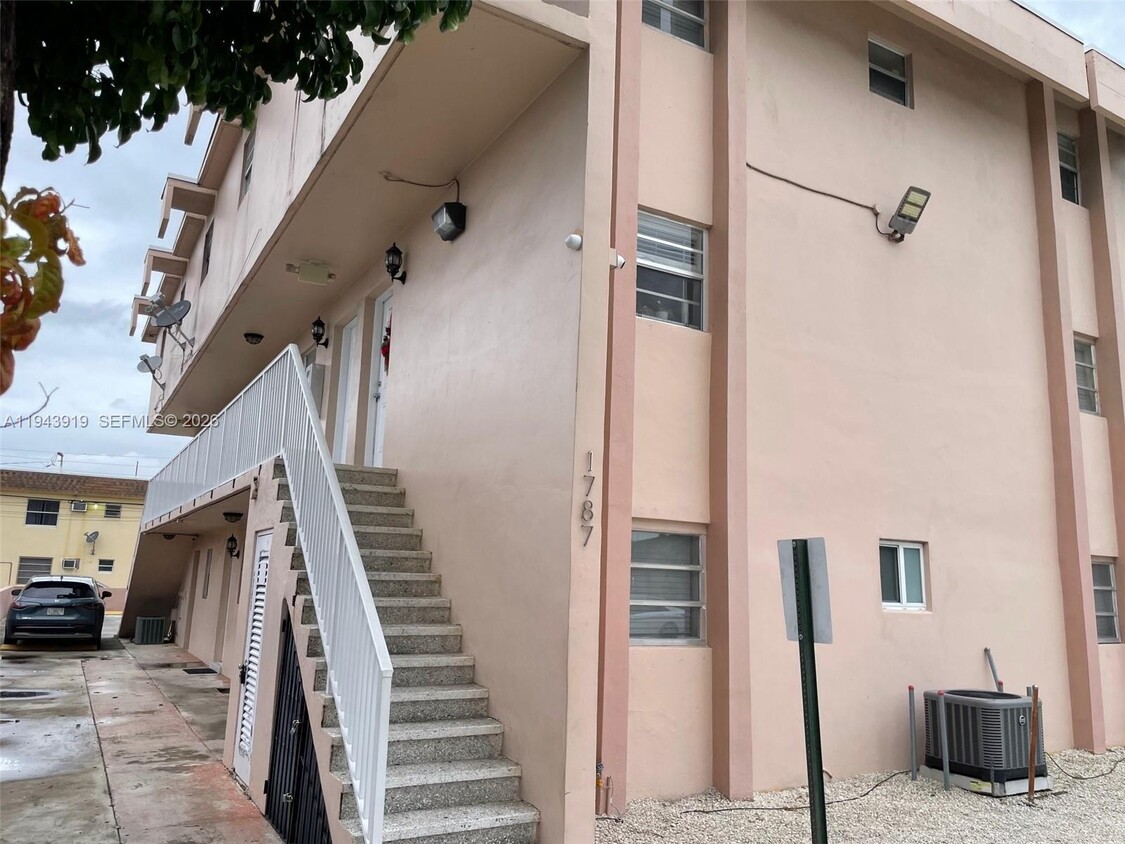 Foto del edificio - 1787 SW 7th St