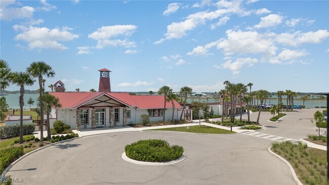 Foto del edificio - 15185 Bluffton Ln
