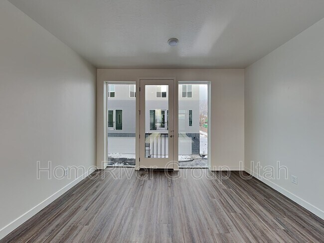 Foto del edificio - 1689 S 245 W