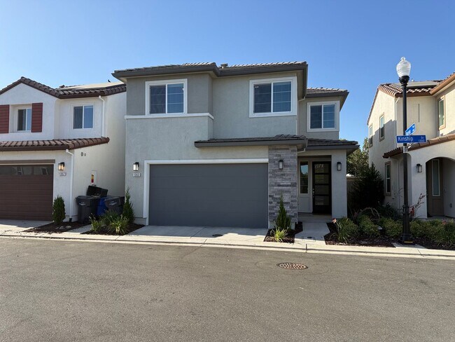 Foto del edificio - Two story home in north Turlock built in 2...