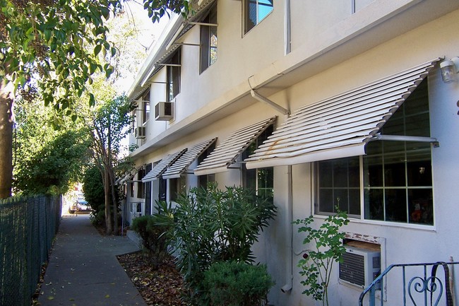 Building Photo - 2727 V St