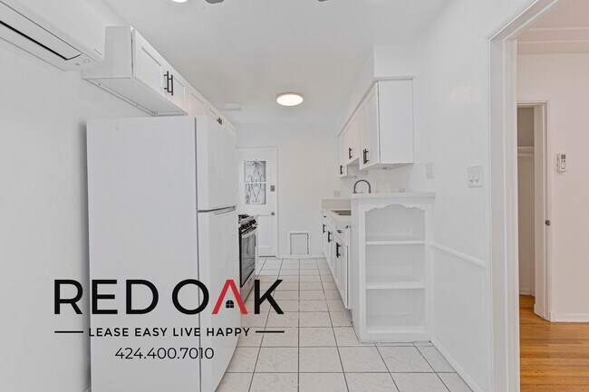 Foto del edificio - 336.5 N Curson Ave