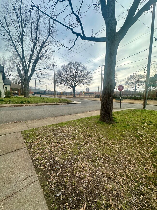 Foto del edificio - 670 Goodman St