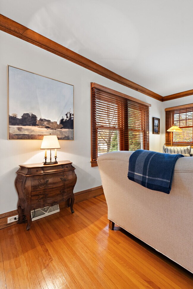 Foto del edificio - 5252 Drew Ave S