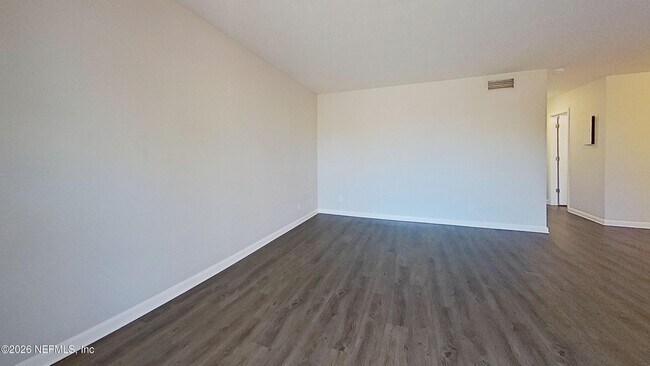 Foto del edificio - 2216 Spring Park Rd