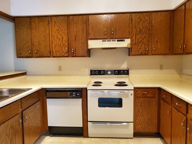 Building Photo - Maryville 2BR/ 1BA One-level Condo