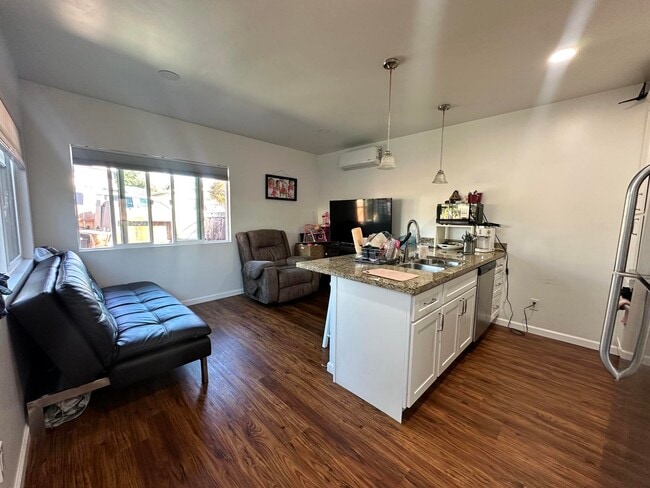 Building Photo - 1779 Laguna St