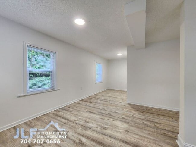 Building Photo - COMING SOON- Remodeled 2 Bed/1 Bath Home in Peaceful Salisbury!