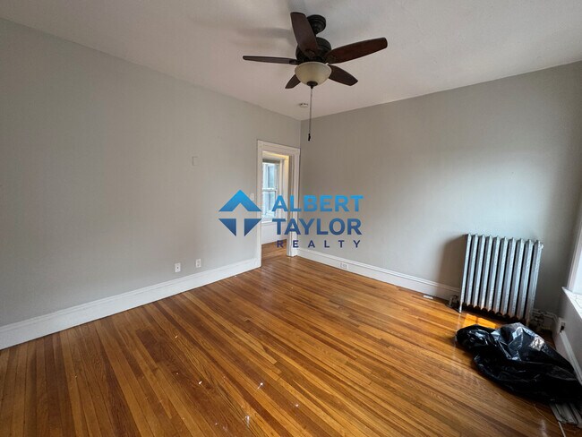 Building Photo - 904 Massachusetts Ave