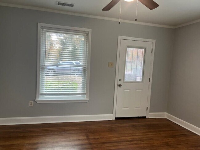 Foto del edificio - 3764 Carnes Ave