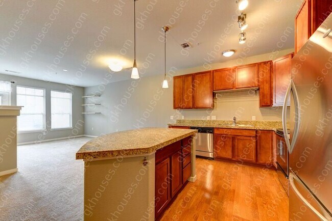 Building Photo - 13456 Via Varra