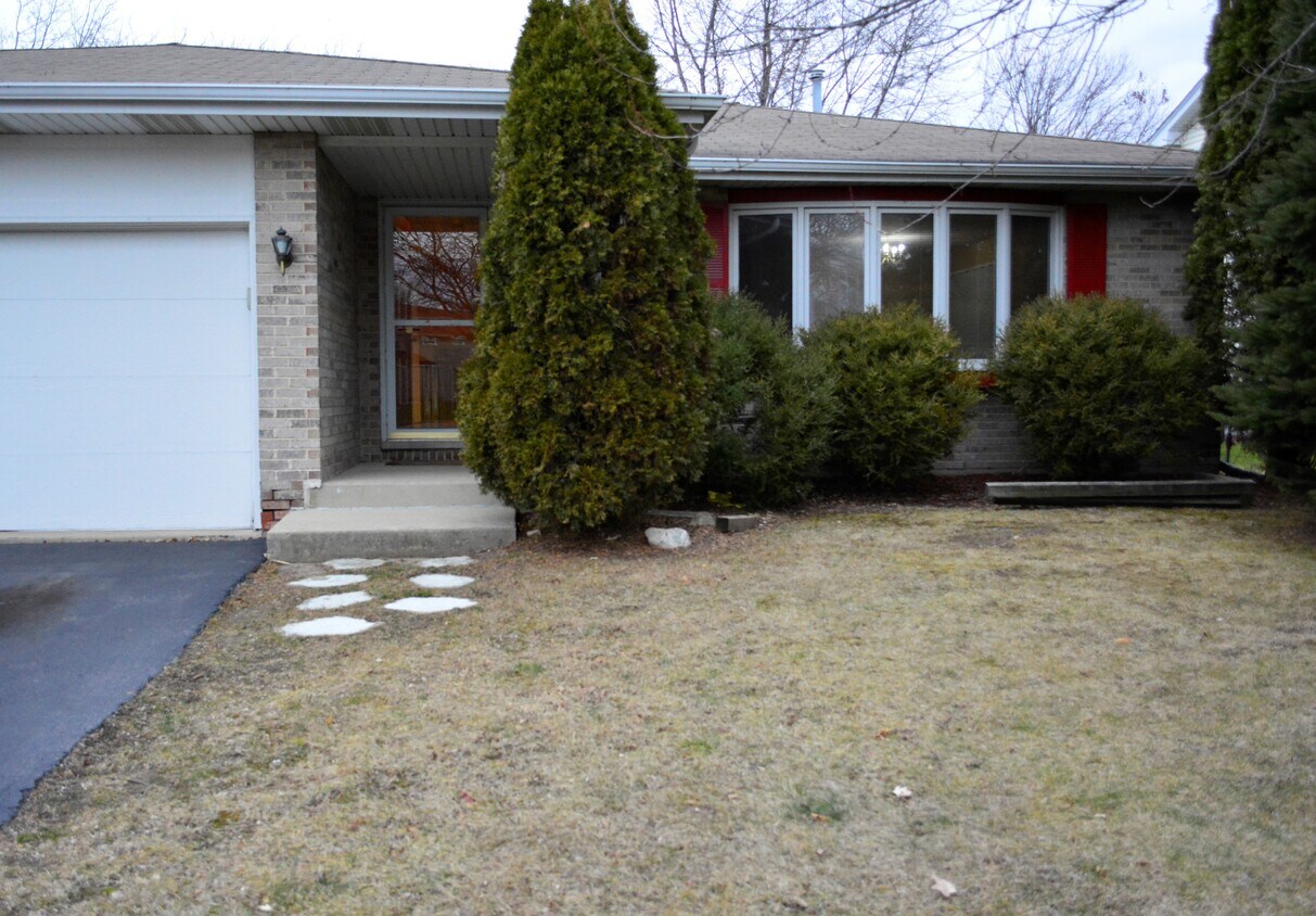 Primary Photo - 237 Silverado St