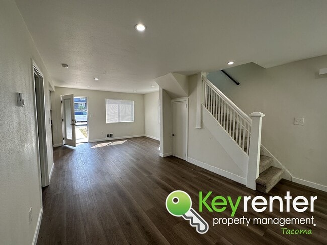 Building Photo - Astonishing 4Bed/2.5Bath Tacoma Home