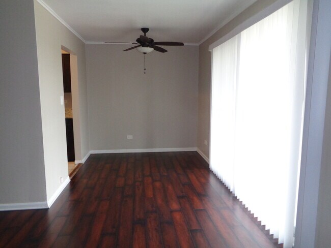 Foto del edificio - 4420 W 111th St