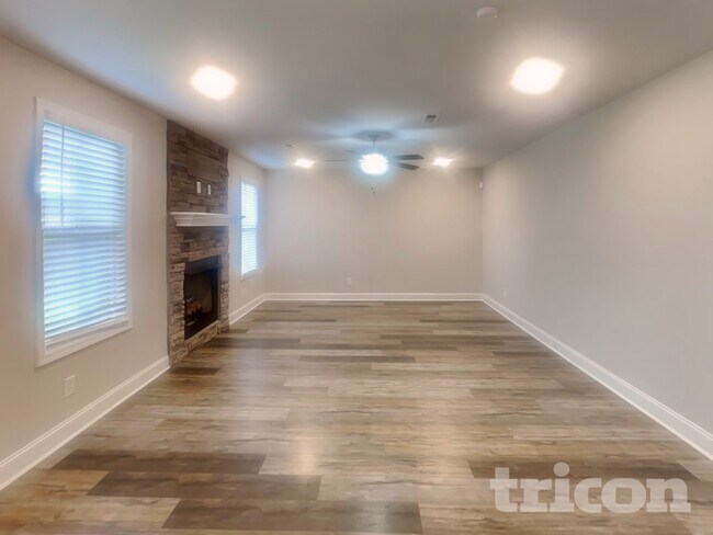 Foto del edificio - 1167 Eagles Nest Ln