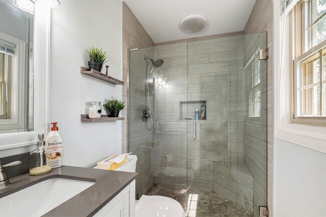 Foto del edificio - 5341 Timber Ln