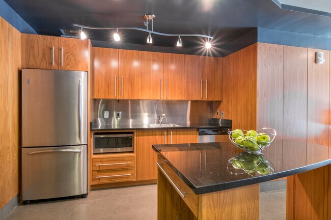 Building Photo - 1133 14th St NW