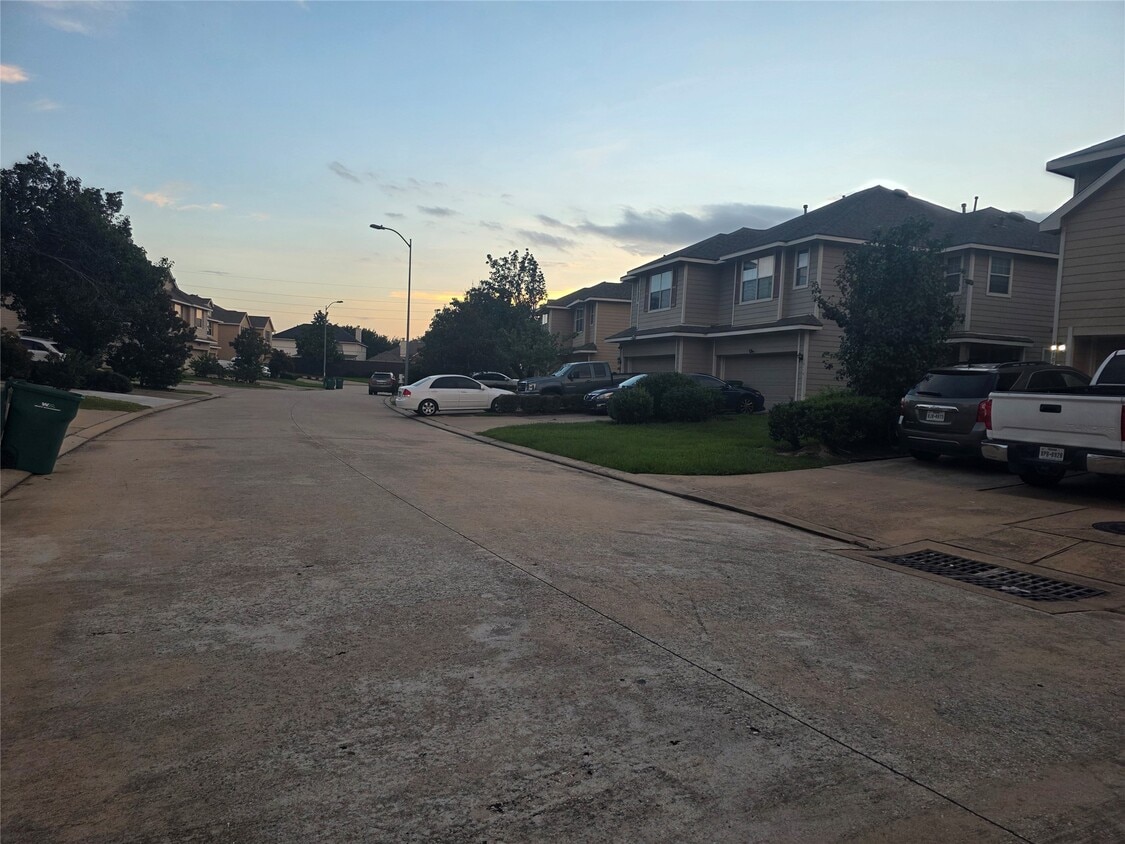 Building Photo - 16107 Sandy Path Ln