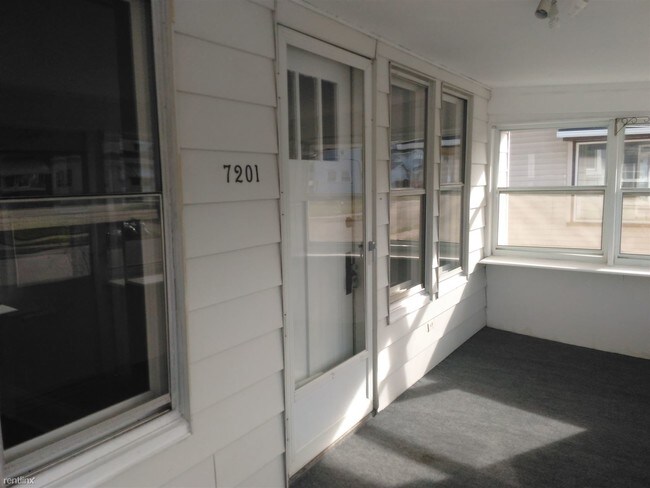 Building Photo - 2 br, 1 bath House - 7201 38th Ave