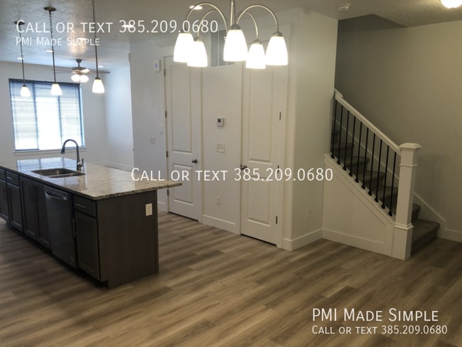 Building Photo - 1634 N Westview Ln