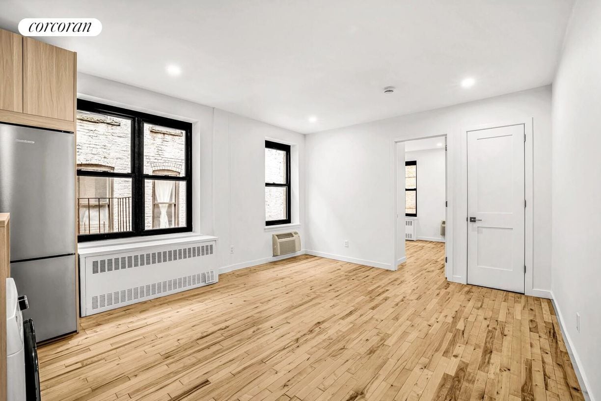 Foto principal - 315 E 95th St