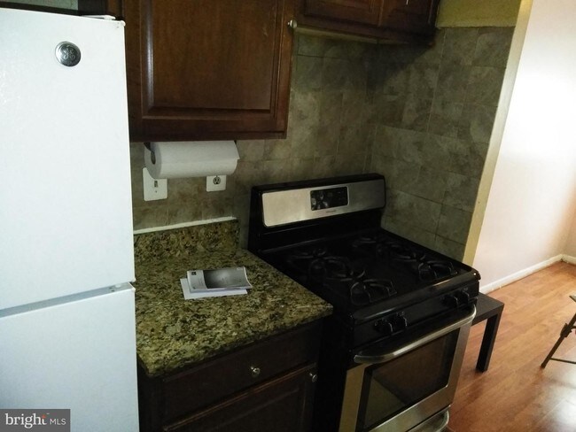 Foto del edificio - 7097 Spring Garden Dr