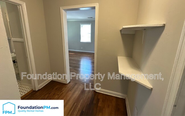 Building Photo - 3037 Kingston St