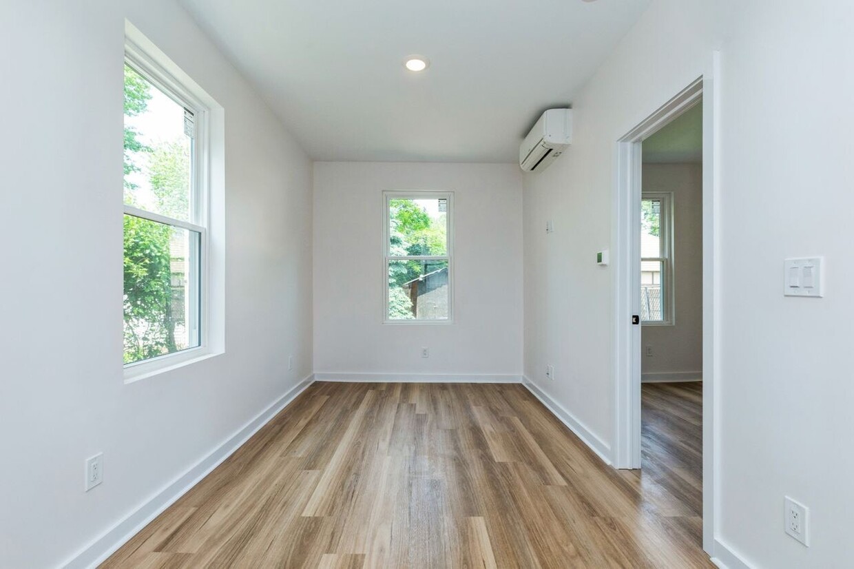 Foto principal - 164 Glenwood Ave