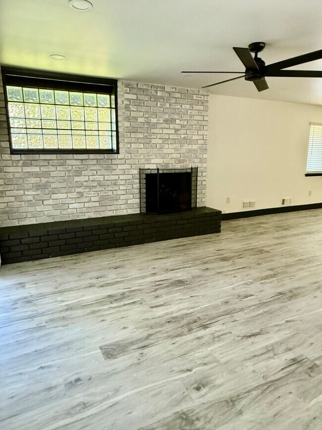 Foto del edificio - Beautiful remodeled home