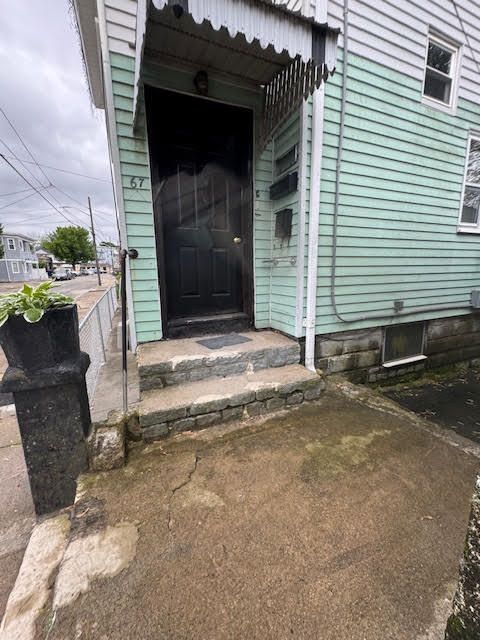 Primary Photo - 67 Simmons St